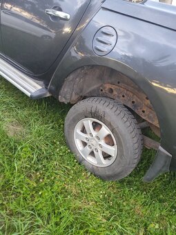 Mitsubishi L200 - 4