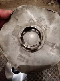 Predám 4x.stredové puklice - 4