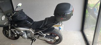 Yamaha FZ6 - 4