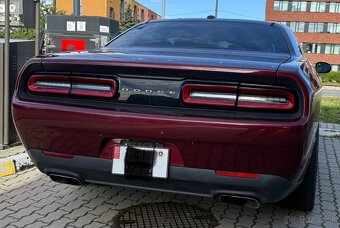 Dodge Challenger 5.7 Hemi V8 - 4