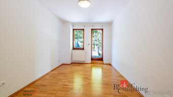 Exkluzívna mestská vila v lesnom prostredí s bazénom, saunou - 4