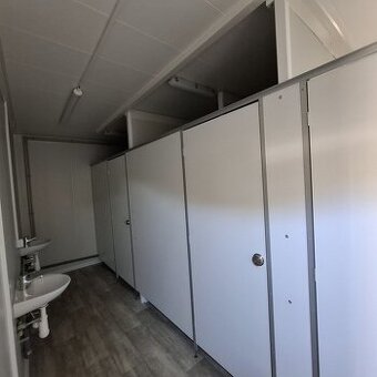 Sanitární kontajner PMP o rozměru 3 x 6 m - 4