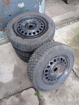 Pneumatiky a diskami (4 diery) 175/70R14 zimné - 4