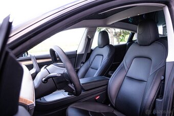 Tesla Model 3 - 4
