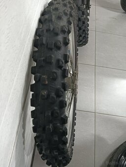 YZF Kolesá - 4
