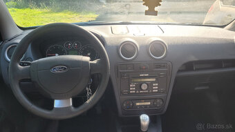 Ford Fusion - 4