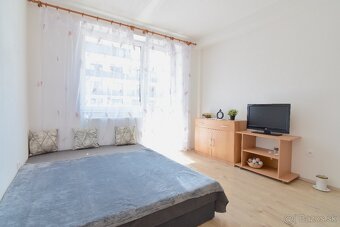 Garsónka s balkónom v novostavbe blízko centra mesta v Nitre - 4