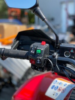 CAN-AM OUTLANDER MAX XT T 850 T3b - 4