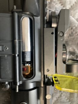 Predám airsoft AR15 - 4