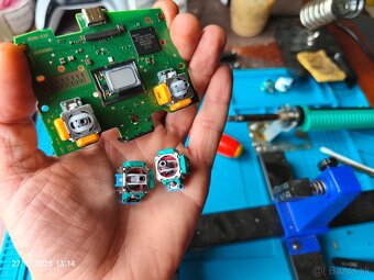 Custom Dualsense s Hall Effect analogmi pre PS5 - 4