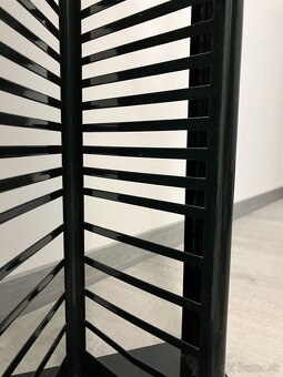 Kovový stojan na CD - 4