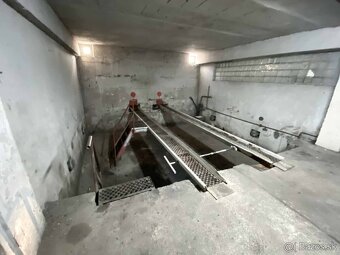 Priestranná garáž ( Chlumeckého ) - 4