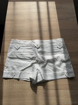 Biele kraťasy - 4