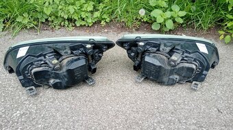 Svetlá Ford Focus MK2 - 4