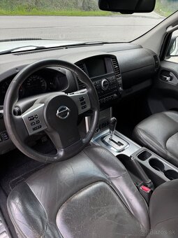 Nissan Navara D40 facelift 2.5 140KW Full vybava nova STK - 4