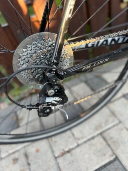 Predam cestny bicykel Giant - 4