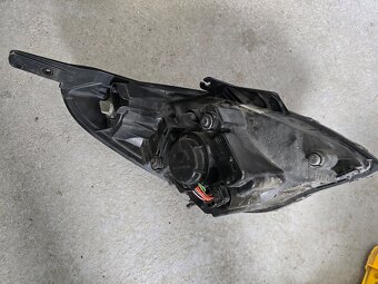 Predné svetlá Hyundai i20 - 4