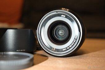 Sony 28-70mm f/3.5-5.6 OSS - 4