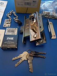 Kovanie na bezpečnostné dvere + vložka+zámok+retiazka - 4