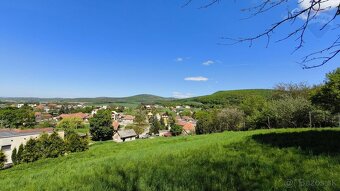 NA PREDAJ: Pozemok Podhorany 1403 m2 - 4