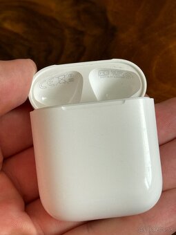 Nahradne nabijacie puzdro Apple AirPods 1/2 - 4