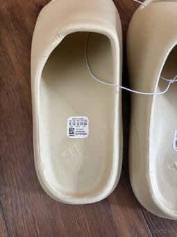 Adidas Yeezy Slide šľapky / papuče veľkosť 43 béžová - 4