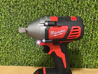 Milwaukee M18 BIW12 aku rázový uťahovák - 4