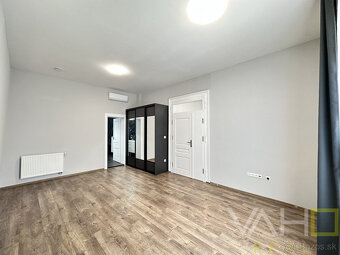 NA PRENÁJOM 5 kancelárskych miestností 200 m² + 24 m² terasa - 4
