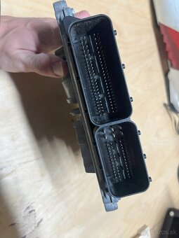 Riadiaca jednotka ECU Volvo 31392982 / 0281030782 - 4