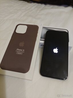 Predám Apple iPhone 15 - 4