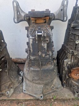 Prevodovka a Nárazníka so stenou chladiča E46 - 4