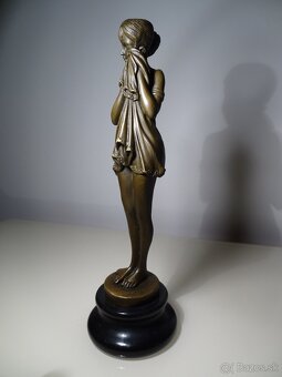 bronzová socha "The little sad one" sign.D.H.Chiparus 24cm - 4