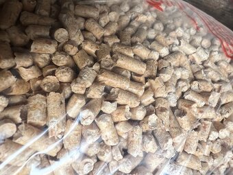 smrekové pelety trieda A1 - 4