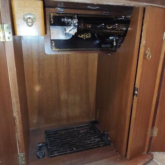 Starožitný šijací stroj Veritas - 4