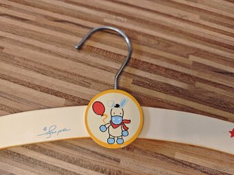 Vešiaky pre detske vecičky - 4