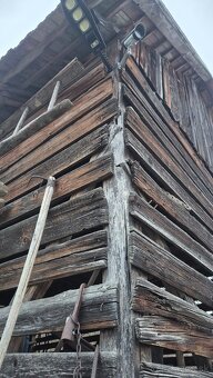 Predám drevenú stodolu - 4