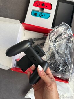 NINTENDO Switch, 32GB - 4