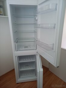 Whirpool chladnička s mrazničkou - REZERVOVANA - 4