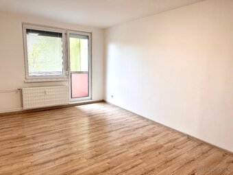 Predaj- veľký 2 izbový byt s balkónom 65 m2, Nové Zámky - 4