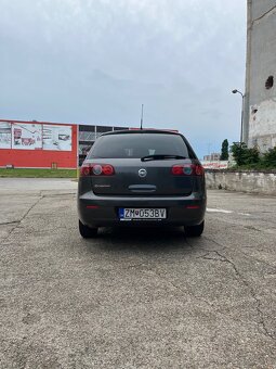 Fiat Croma 1.9 JTD - 4