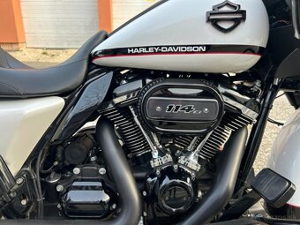 Harley Davidson Road Glide - 4