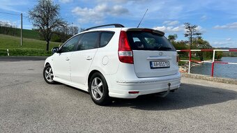 Hyundai i30 cw 1.6 crdi 85kw VGT - 4