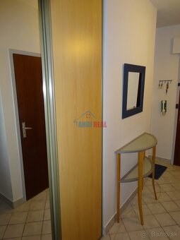 1- IZB byt pri OC TESCO HRON, Latorická,, - 4