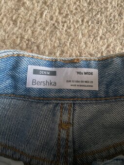 Nové s visačkou Bershka rifle píše 32 -ale sedí aj na xs(34) - 4