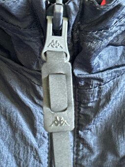 TENKÁ ŠPORTOVÁ VETROVKA zn.KAPPA č.M - 4