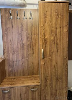 Vešiaková stena - 4