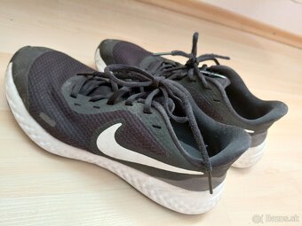 Tenisky Nike Revolution, 38 - 4