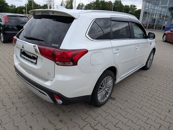 Mitsubishi Outlander PHEV 2.4 4x4 2021 - 4