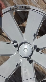 Predam puklice orginal Vw R16 Touran - - 4