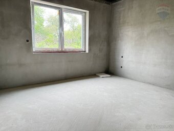 NA PREDAJ 4 IZBOVÝ BYT, BÁB, TICHÁ LOKALITA - 4